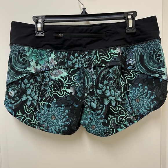 LULULEMON Speed Up Low-Rise Shorts - Picture 3 of 3